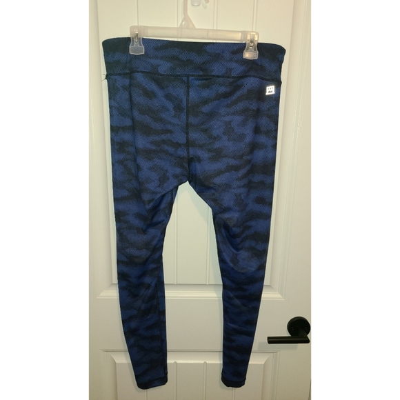 Womens Avalanche blur camo leggings XL - Picture 2 of 3